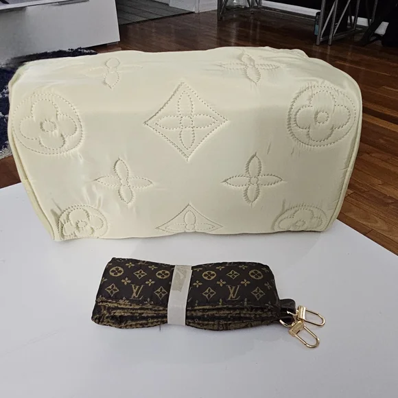 Inspired Nylon Bag - Picture 5 of 9